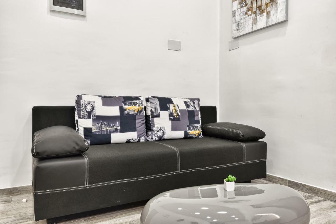Apartment 20M From Arena Пула Экстерьер фото