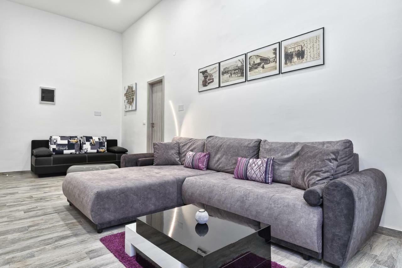 Apartment 20M From Arena Пула Экстерьер фото